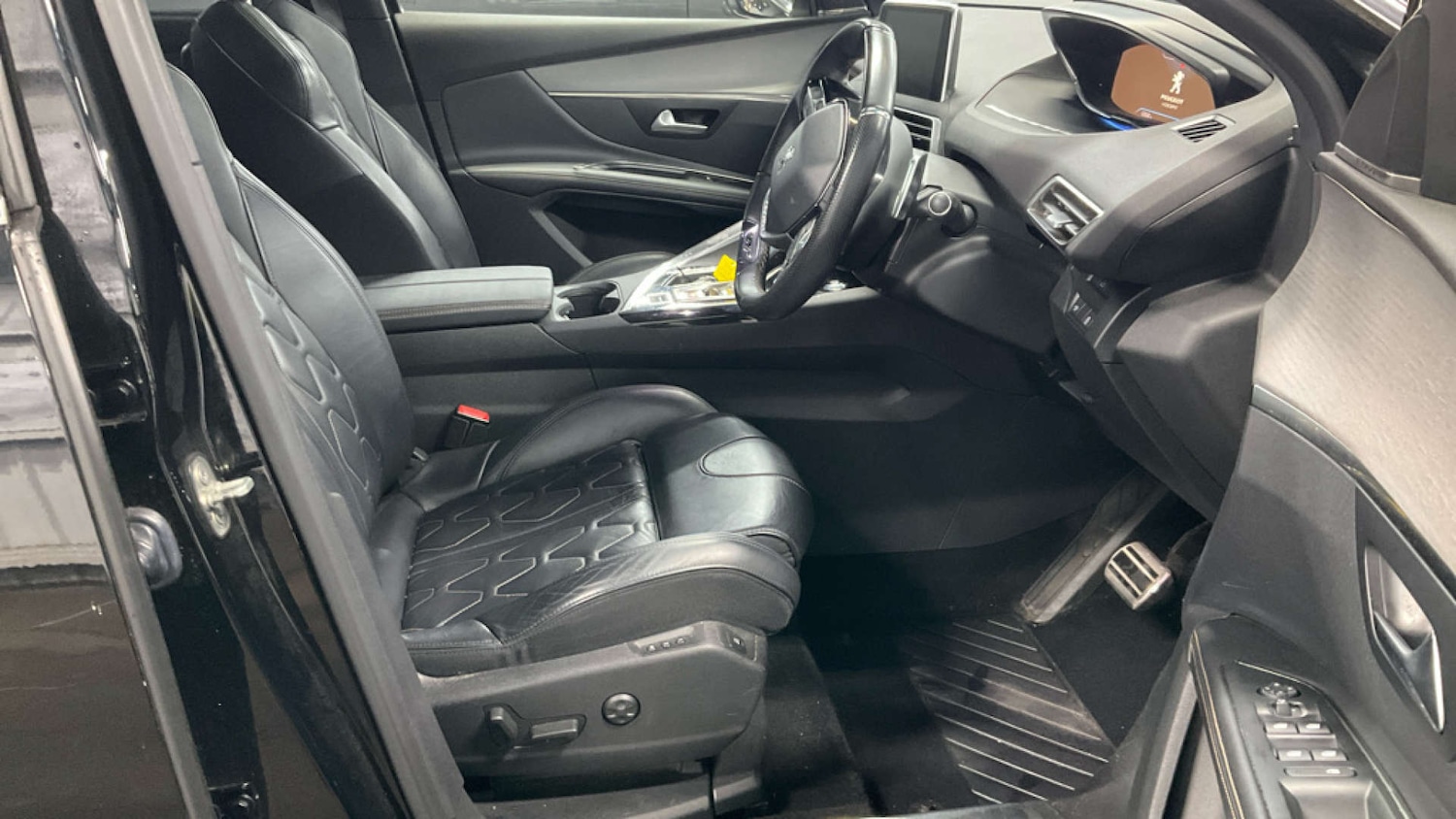 Used Peugeot 5008 2018 for sale - 76720241: Photo 8