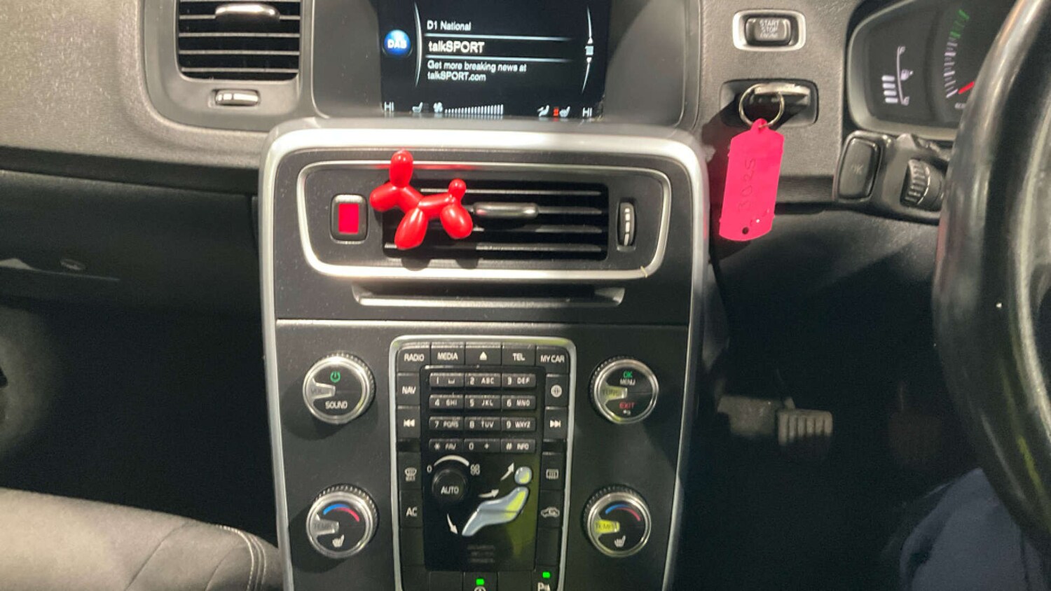 Used Volvo V60 2014 for sale - 76829739: Photo 11