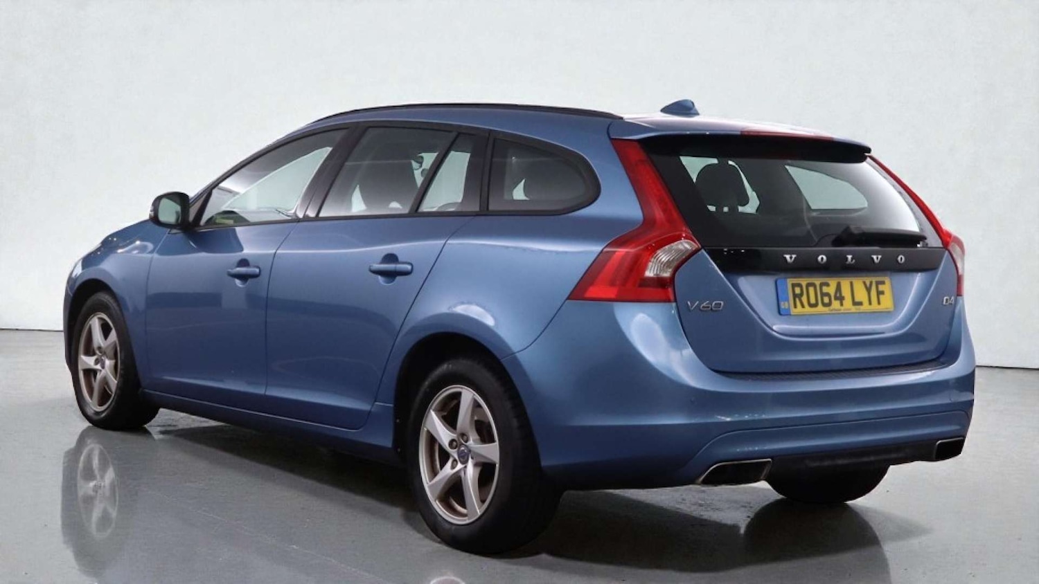 Used Volvo V60 2014 for sale - 76829739: Photo 3