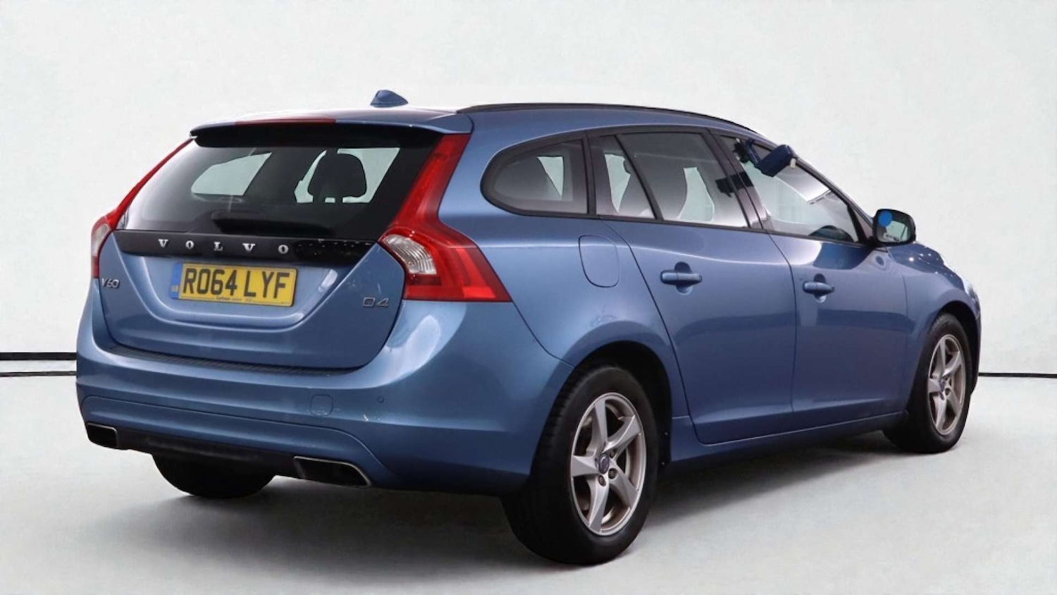 Used Volvo V60 2014 for sale - 76829739: Photo 4