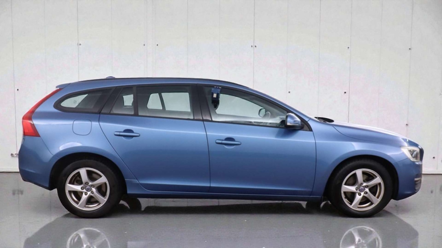 Used Volvo V60 2014 for sale - 76829739: Photo 5