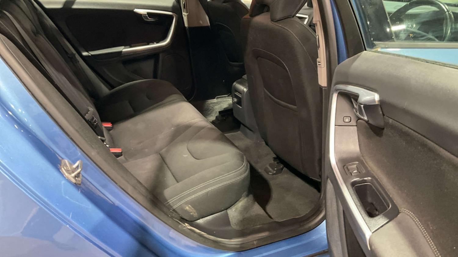 Used Volvo V60 2014 for sale - 76829739: Photo 8