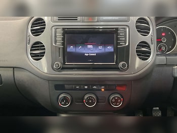 Used Volkswagen Tiguan 2015 for sale - 78080675: Photo