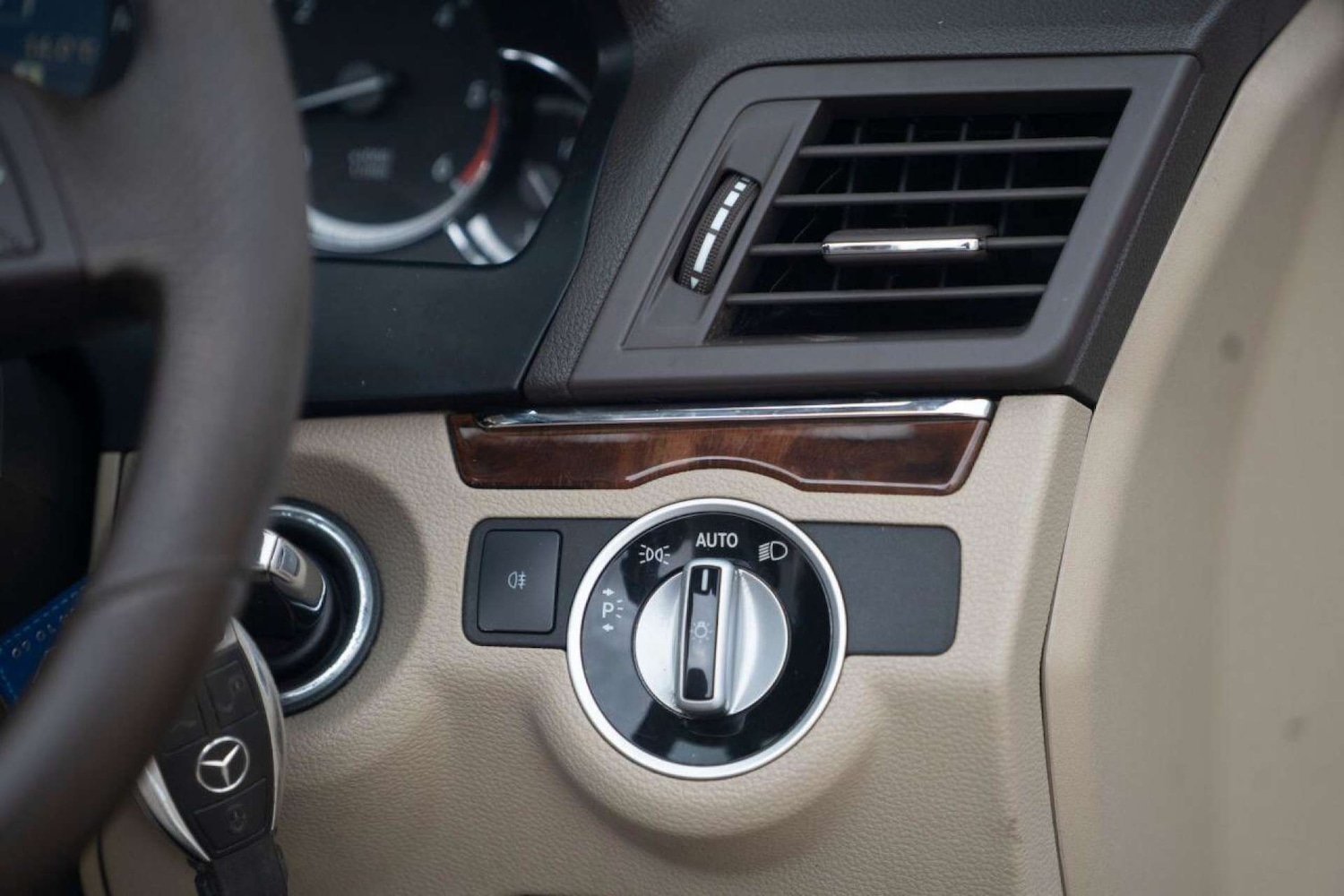 Used Mercedes-Benz E Class 2011 for sale - 76720215: Photo 13