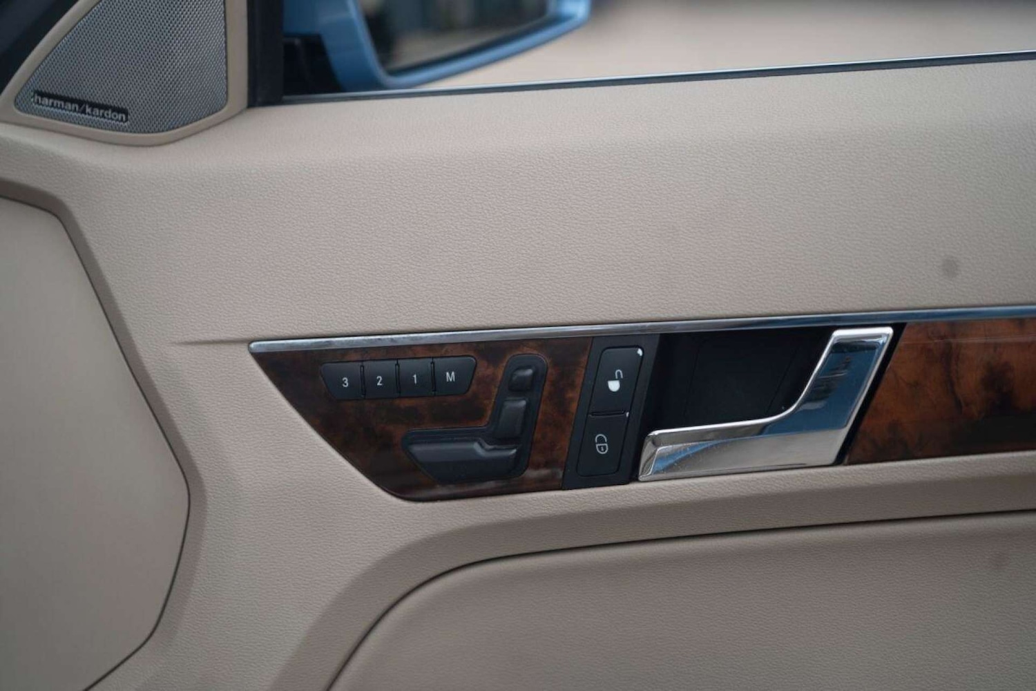 Used Mercedes-Benz E Class 2011 for sale - 76720215: Photo 15