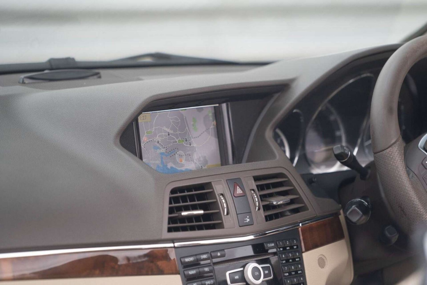 Used Mercedes-Benz E Class 2011 for sale - 76720215: Photo 18