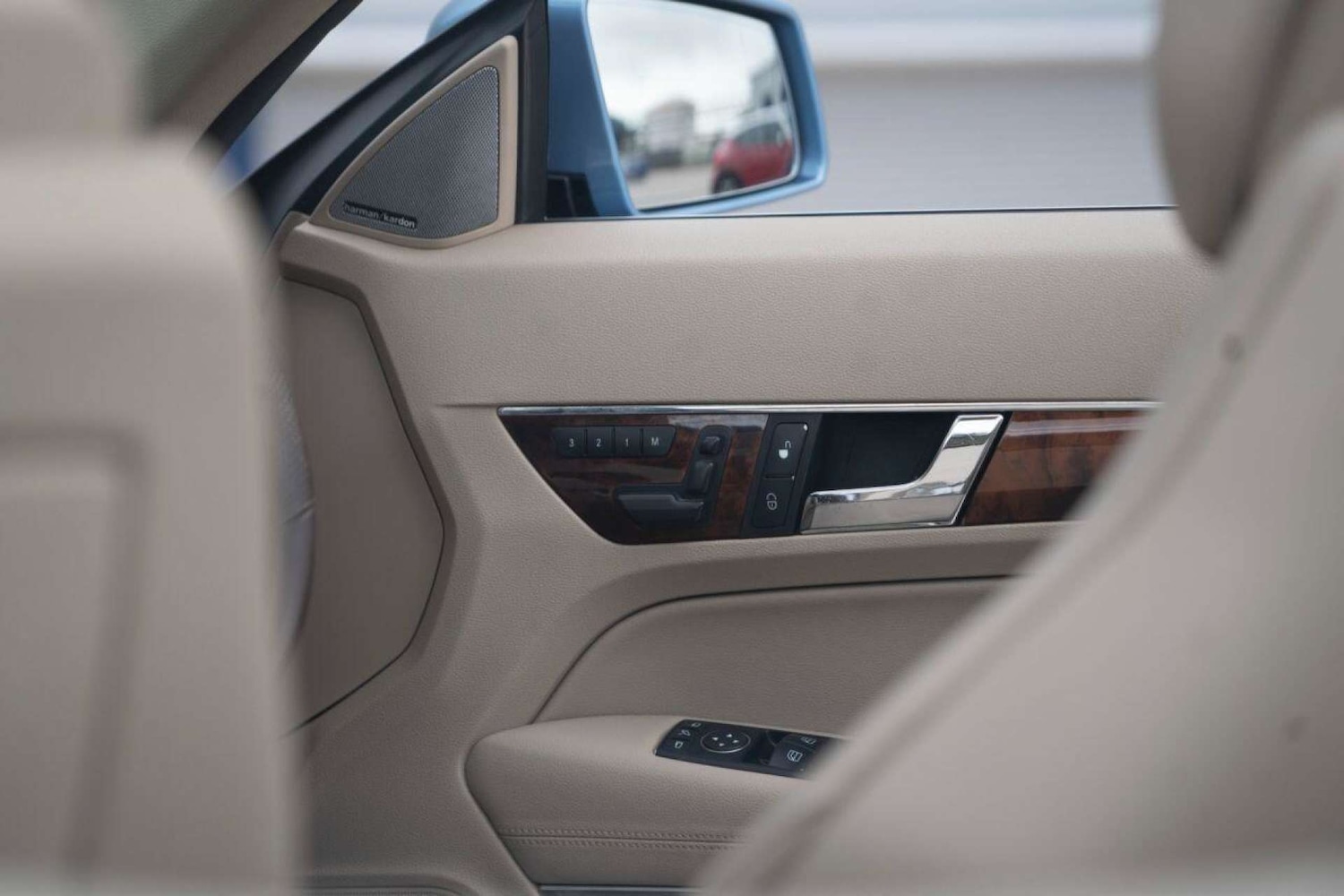 Used Mercedes-Benz E Class 2011 for sale - 76720215: Photo 25