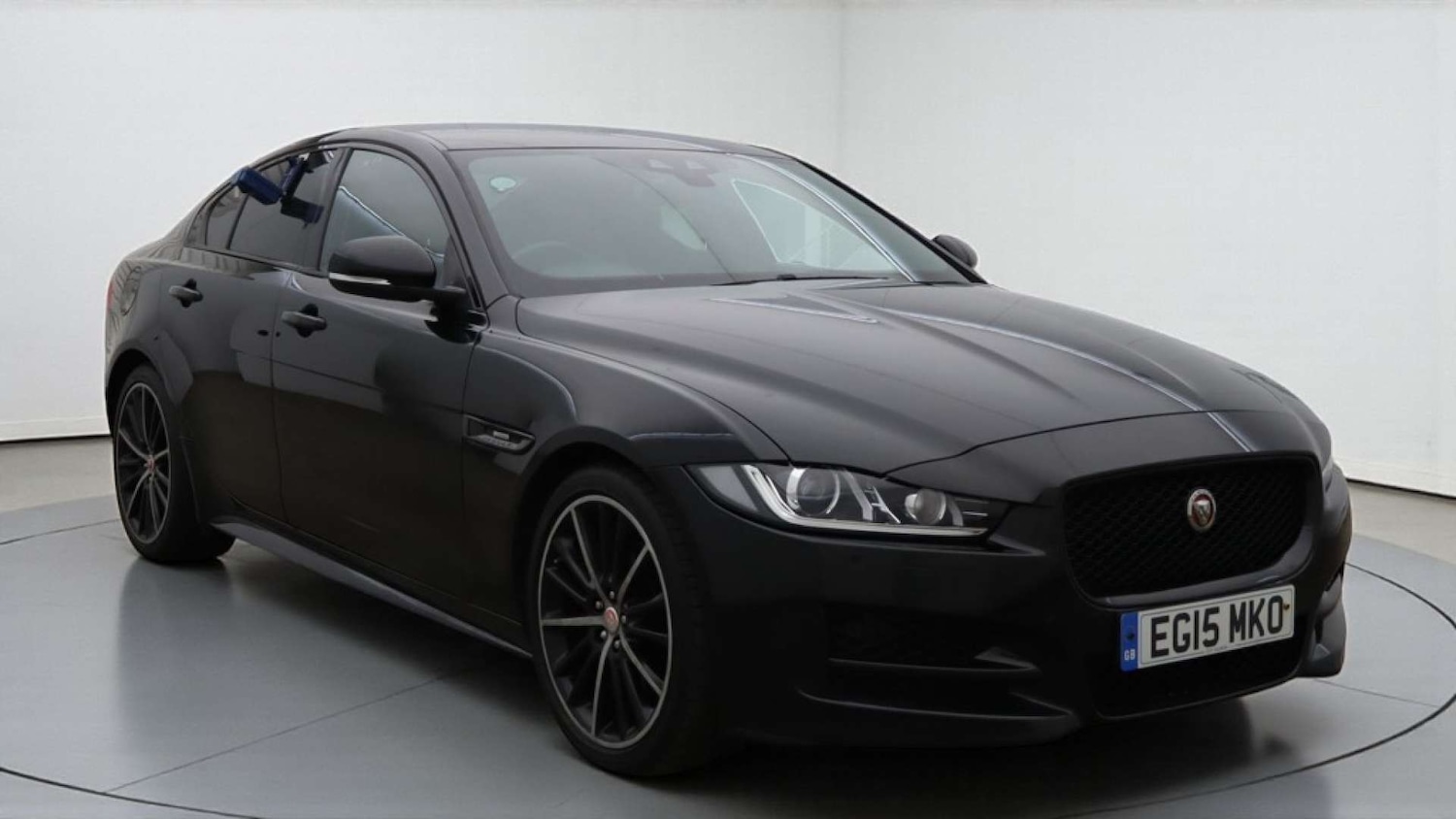 Used Jaguar XE 2015 for sale - 76720247: Photo 1