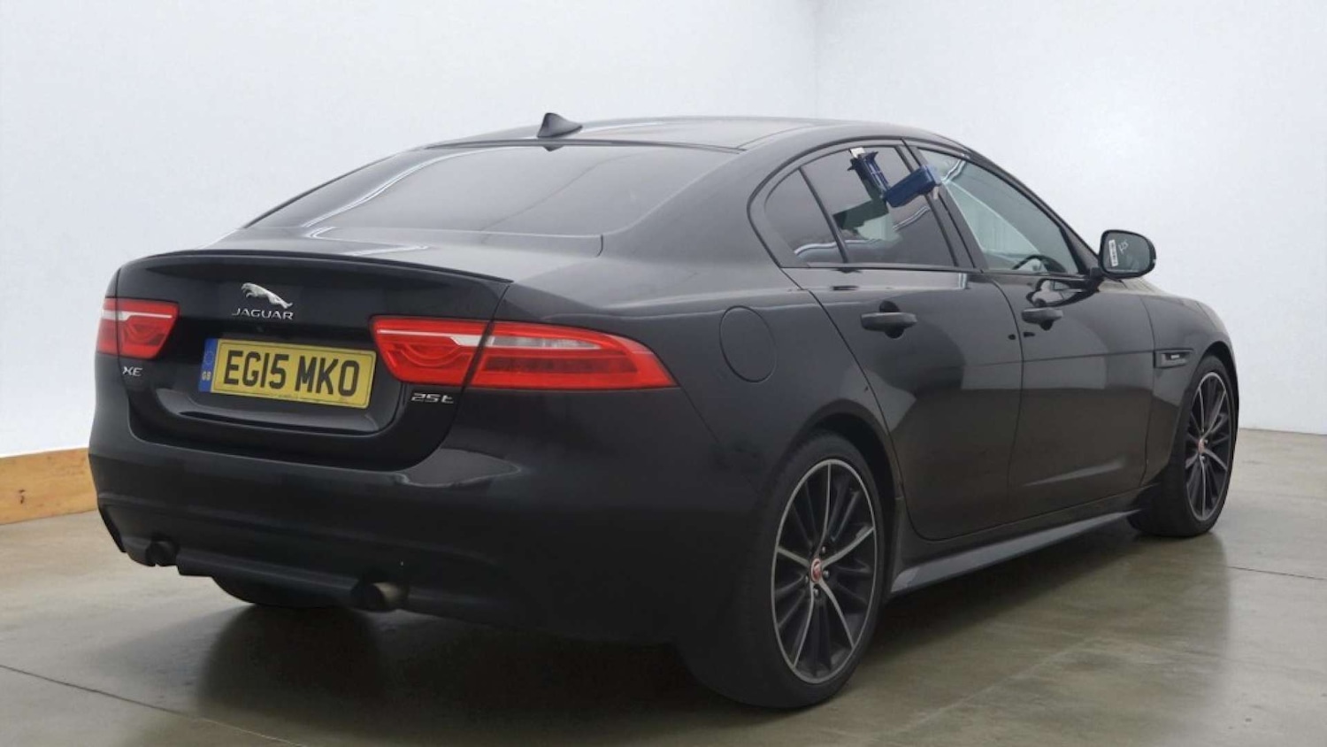 Used Jaguar XE 2015 for sale - 76720247: Photo 4
