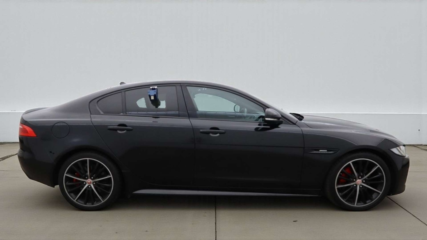 Used Jaguar XE 2015 for sale - 76720247: Photo 5