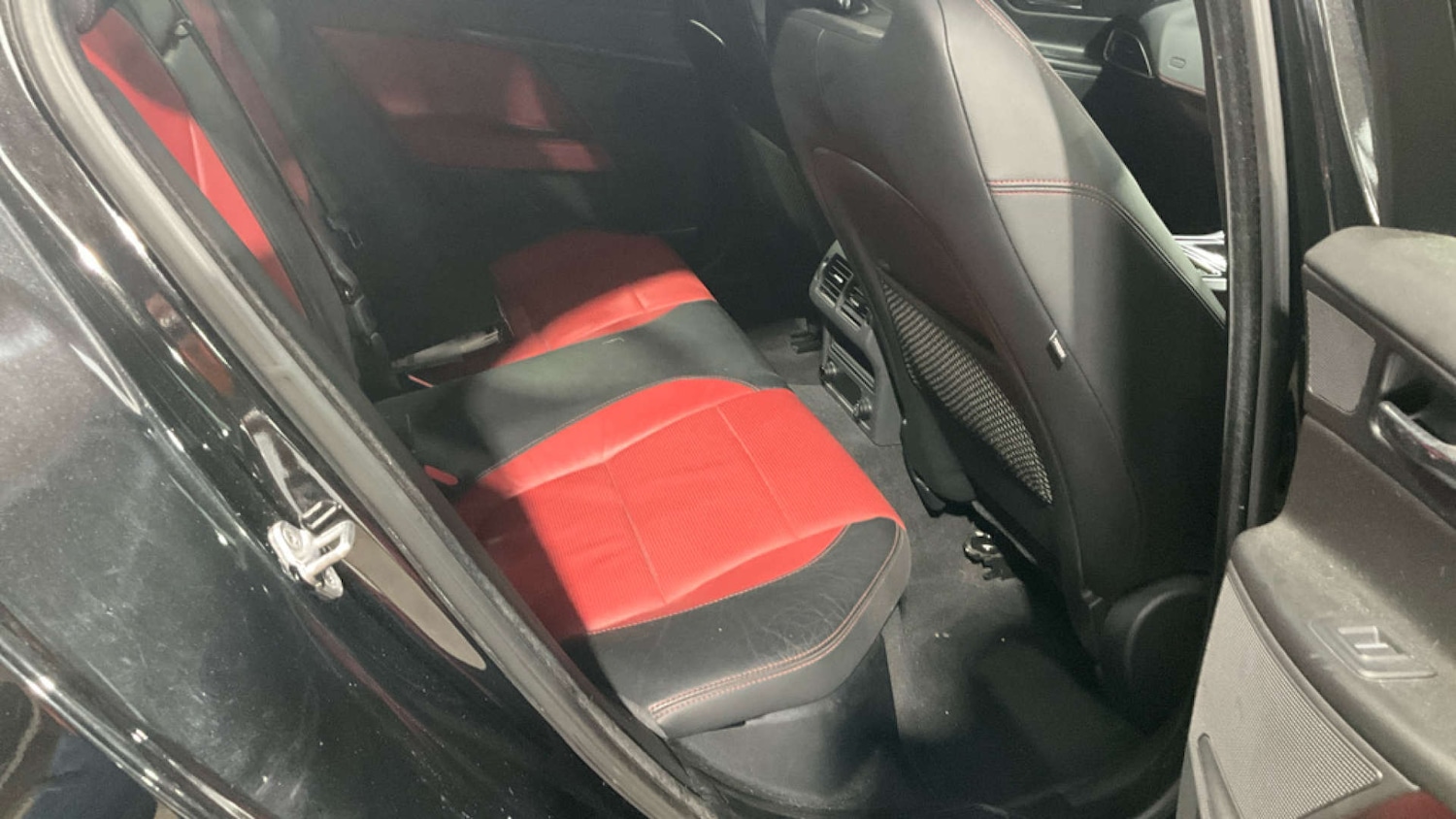 Used Jaguar XE 2015 for sale - 76720247: Photo 8