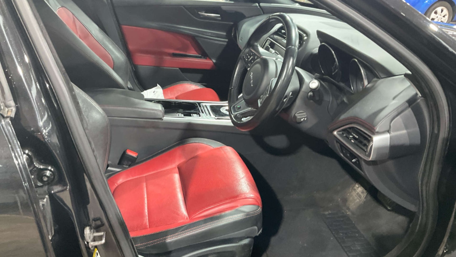 Used Jaguar XE 2015 for sale - 76720247: Photo 9