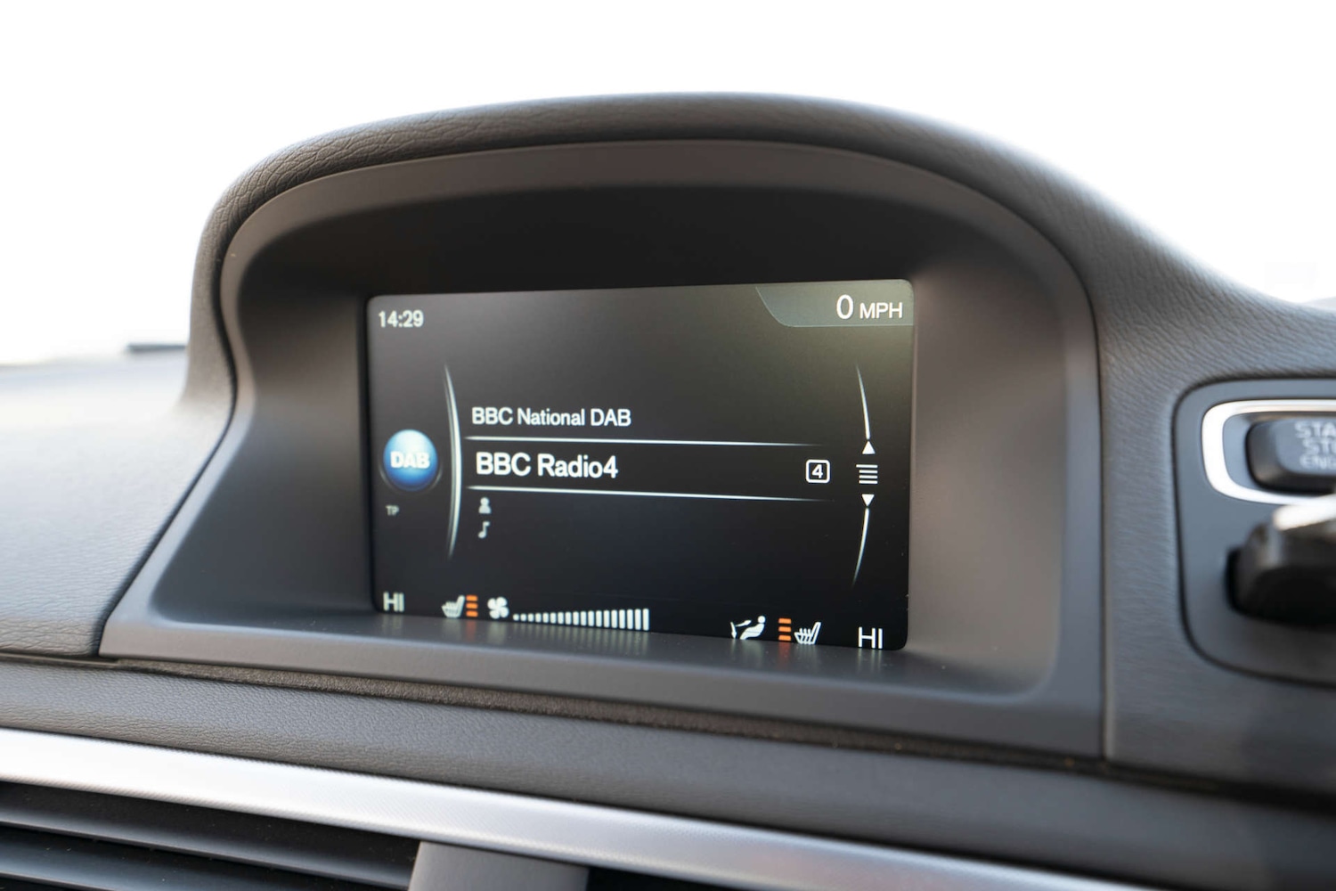 Used Volvo V70 2015 for sale - 76829751: Photo 30