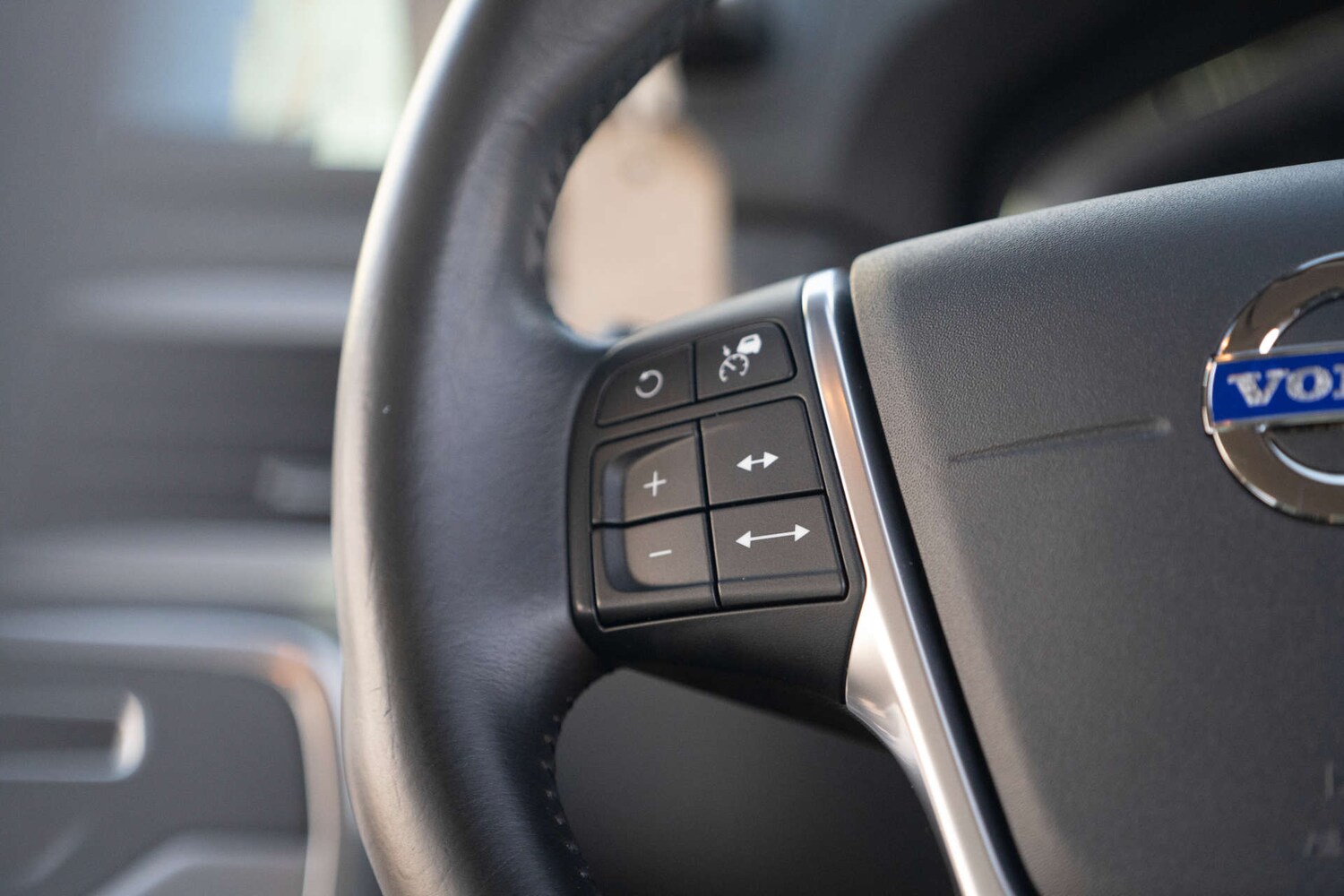 Used Volvo V70 2015 for sale - 76829751: Photo 50