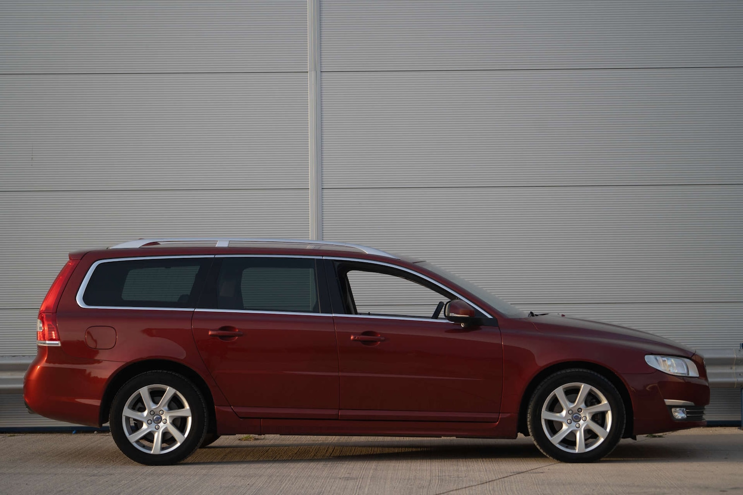Used Volvo V70 2015 for sale - 76829751: Photo 64