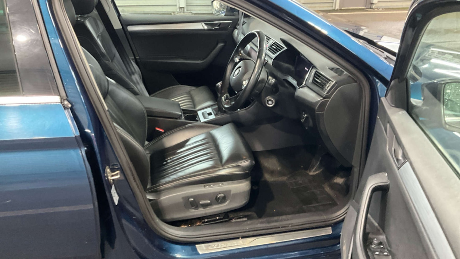 Used Skoda Superb 2022 for sale - 77963121: Photo 9