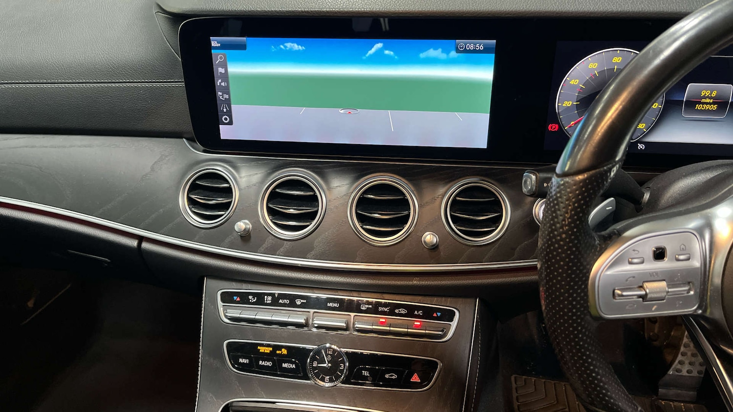 Used Mercedes-Benz E Class 2020 for sale - 77640516: Photo 8