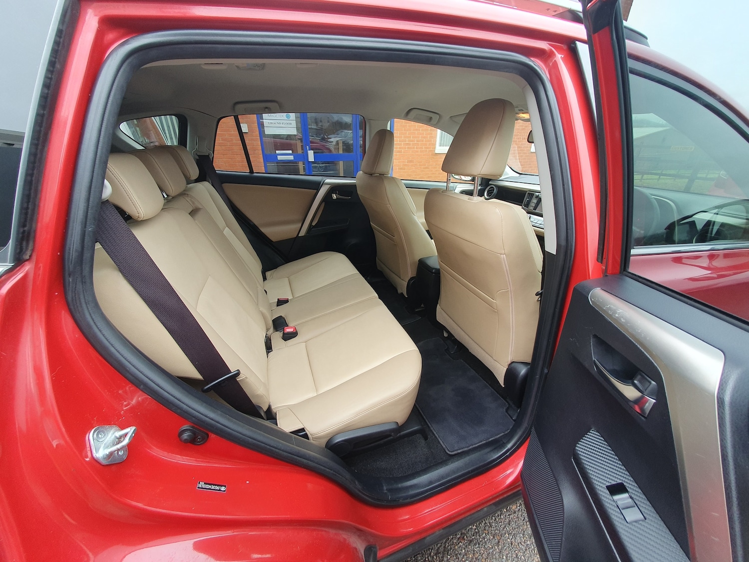 Used Toyota RAV4 2015 for sale - 77529293: Photo 25