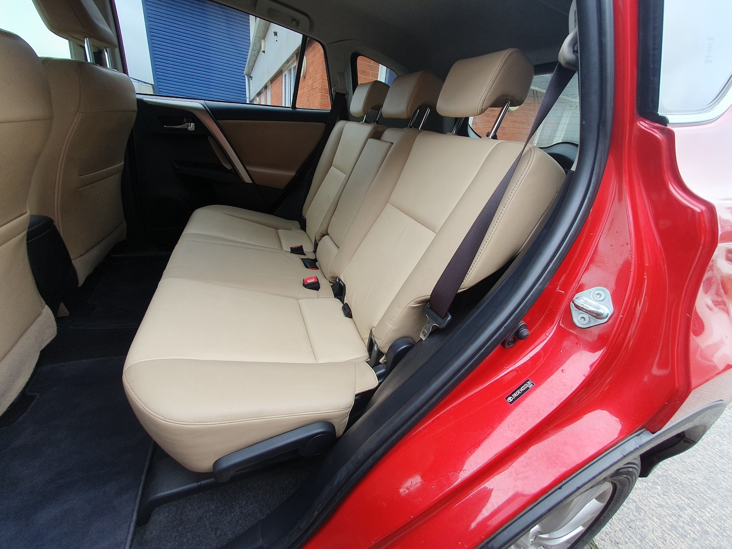 Used Toyota RAV4 2015 for sale - 77529293: Photo 34