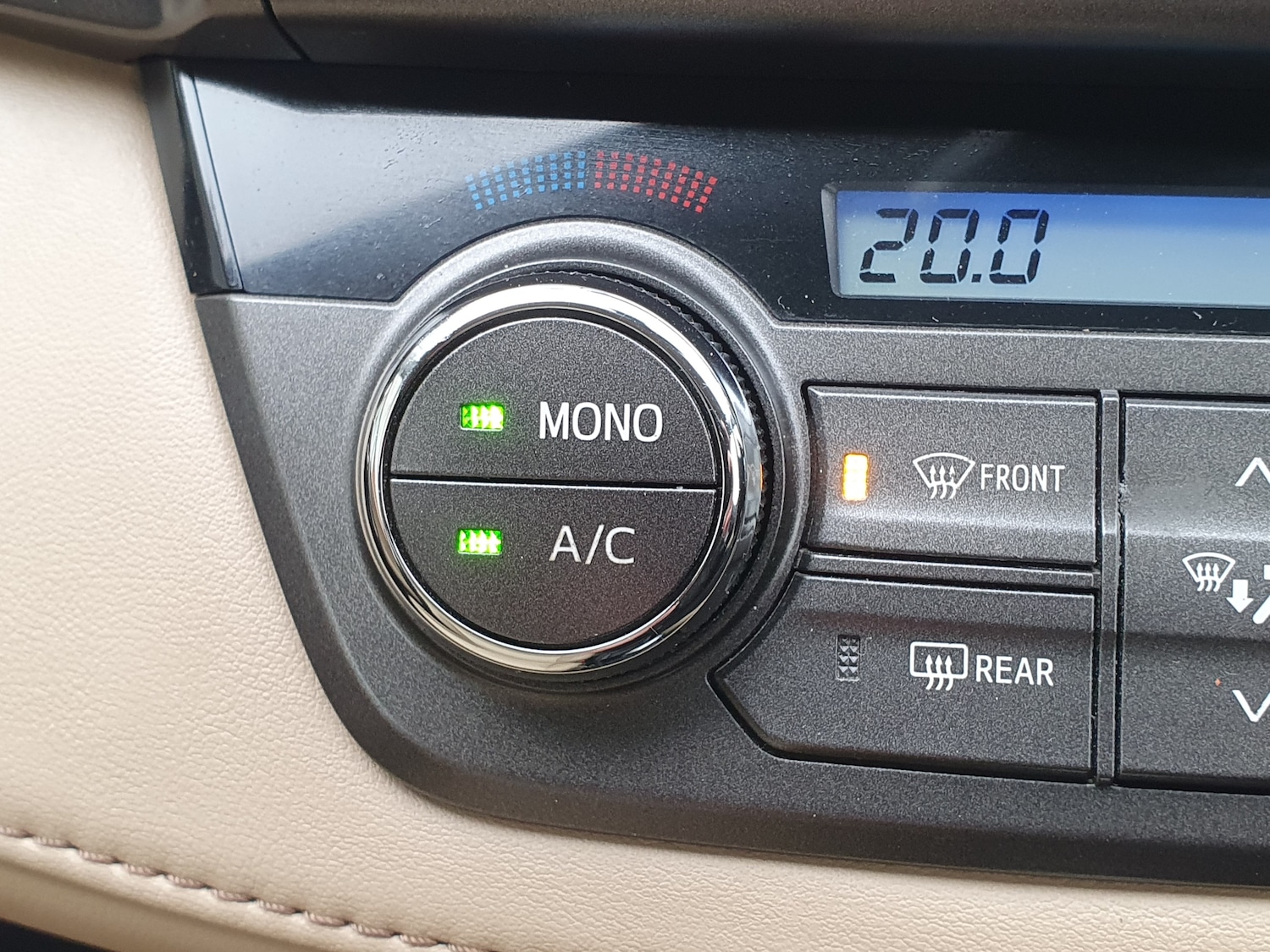 Used Toyota RAV4 2015 for sale - 77529293: Photo 54