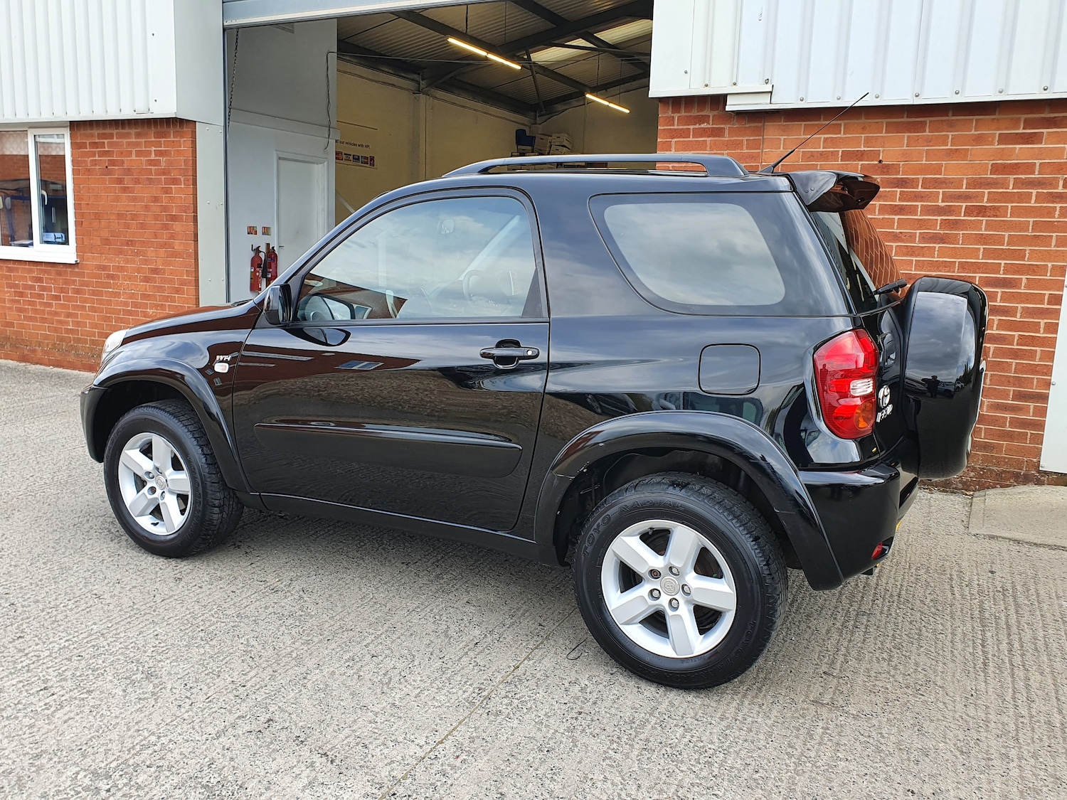 Used Toyota RAV4 2004 for sale - 77460453: Photo 10