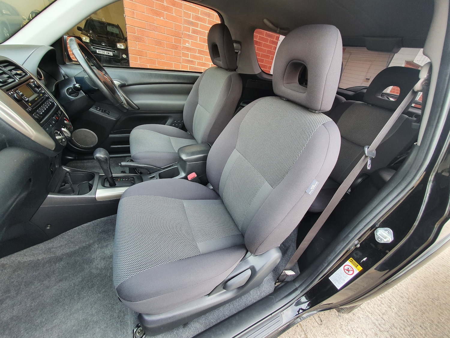 Used Toyota RAV4 2004 for sale - 77460453: Photo 30