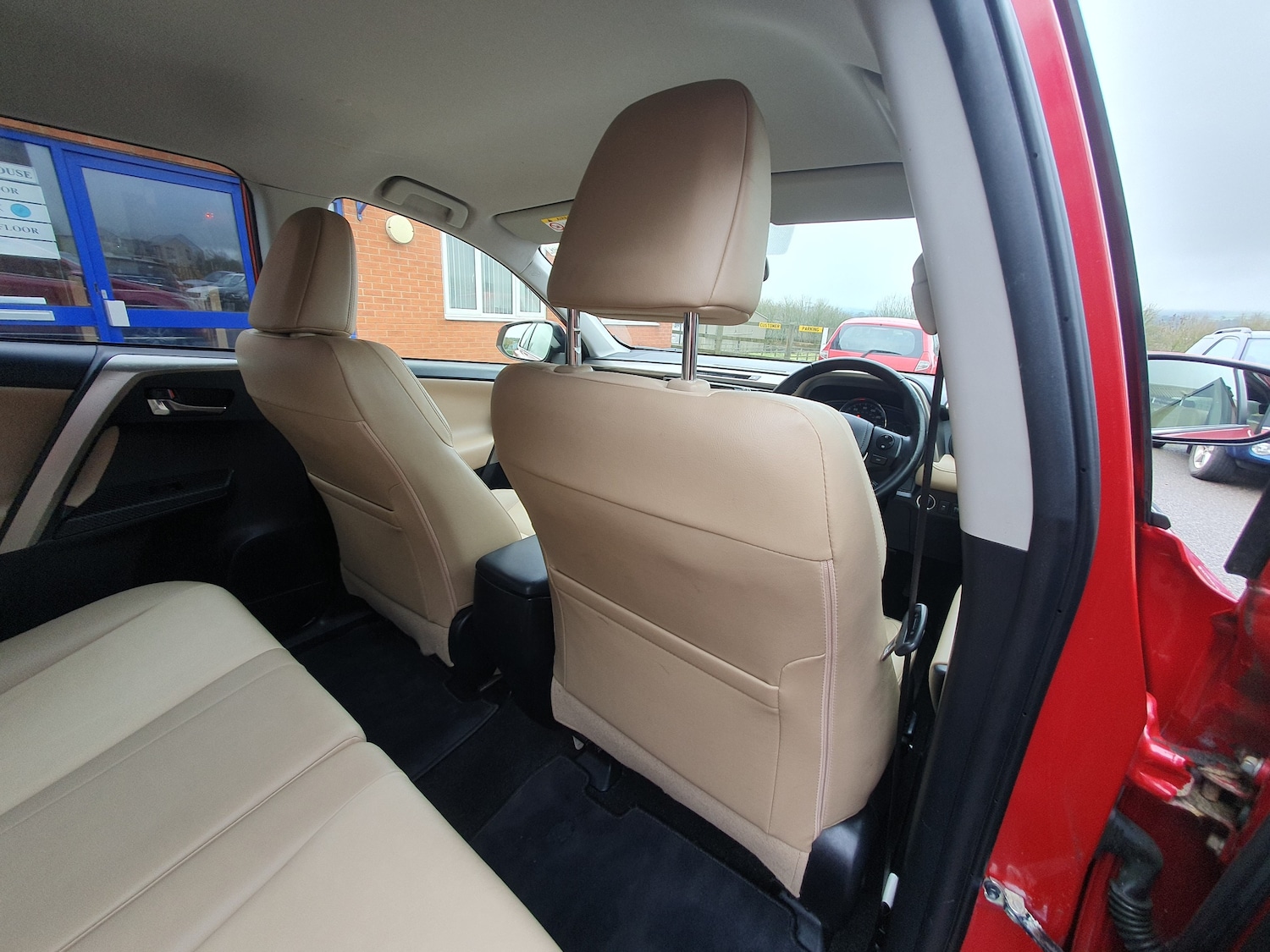 Used Toyota RAV4 2015 for sale - 77180020: Photo 23