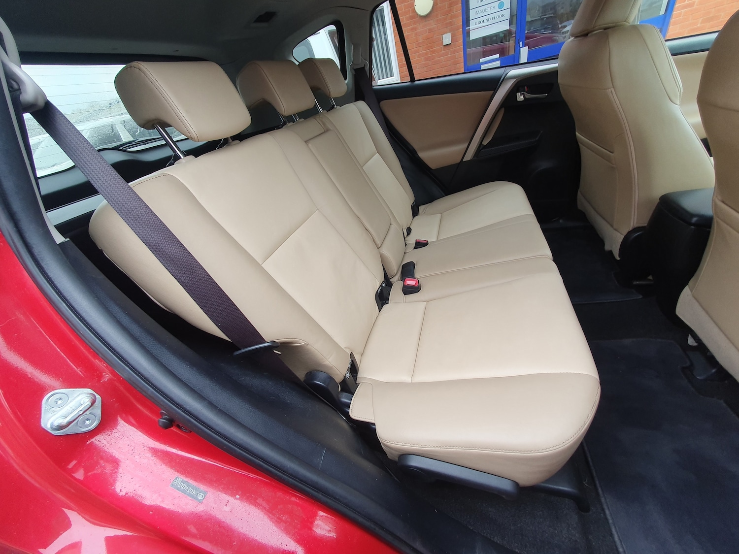 Used Toyota RAV4 2015 for sale - 77180020: Photo 24