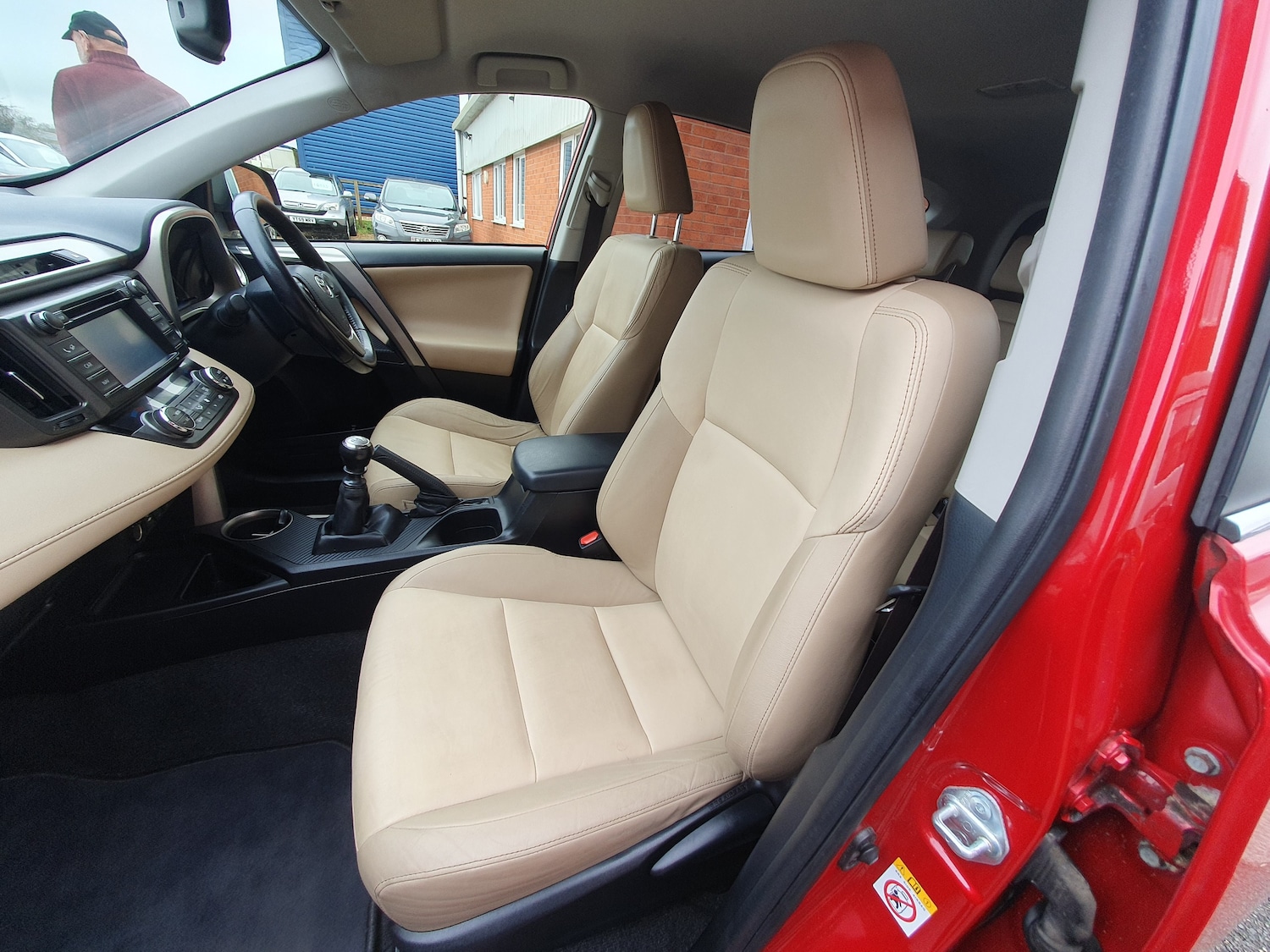 Used Toyota RAV4 2015 for sale - 77180020: Photo 42