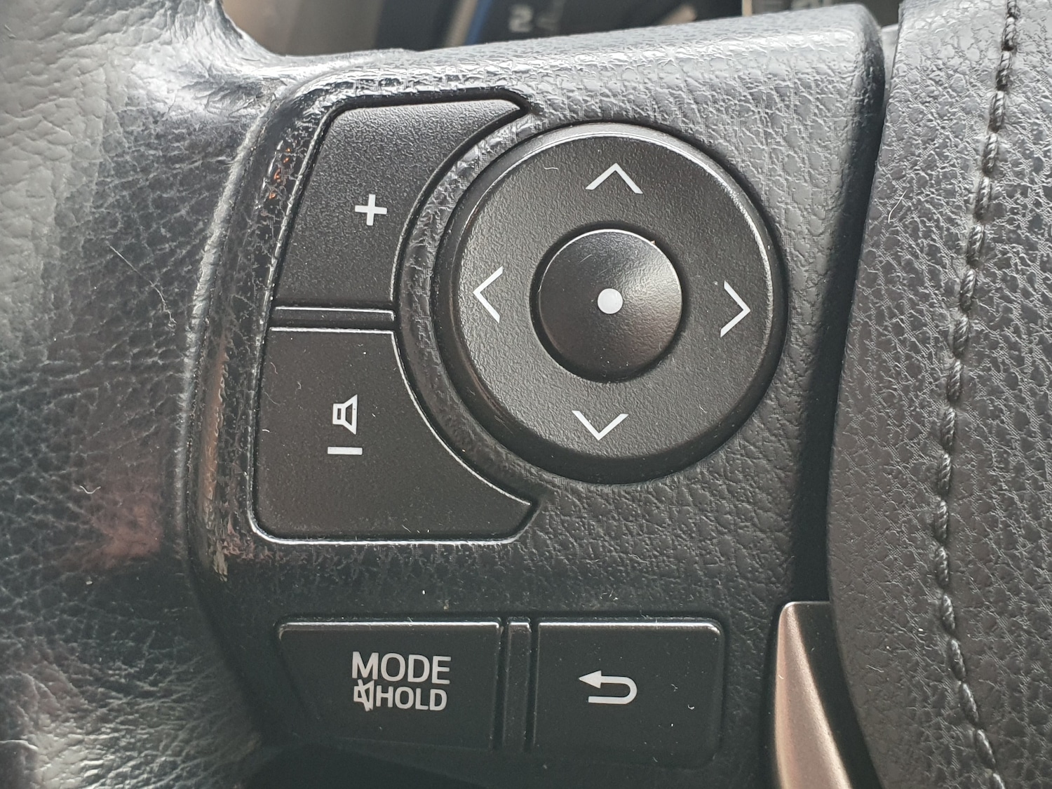 Used Toyota RAV4 2015 for sale - 77180020: Photo 44