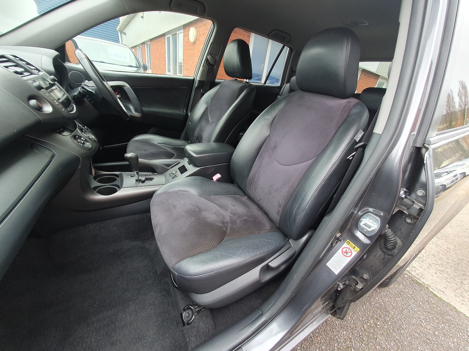 Used Toyota RAV4 2011 for sale - 77506105: Photo 20