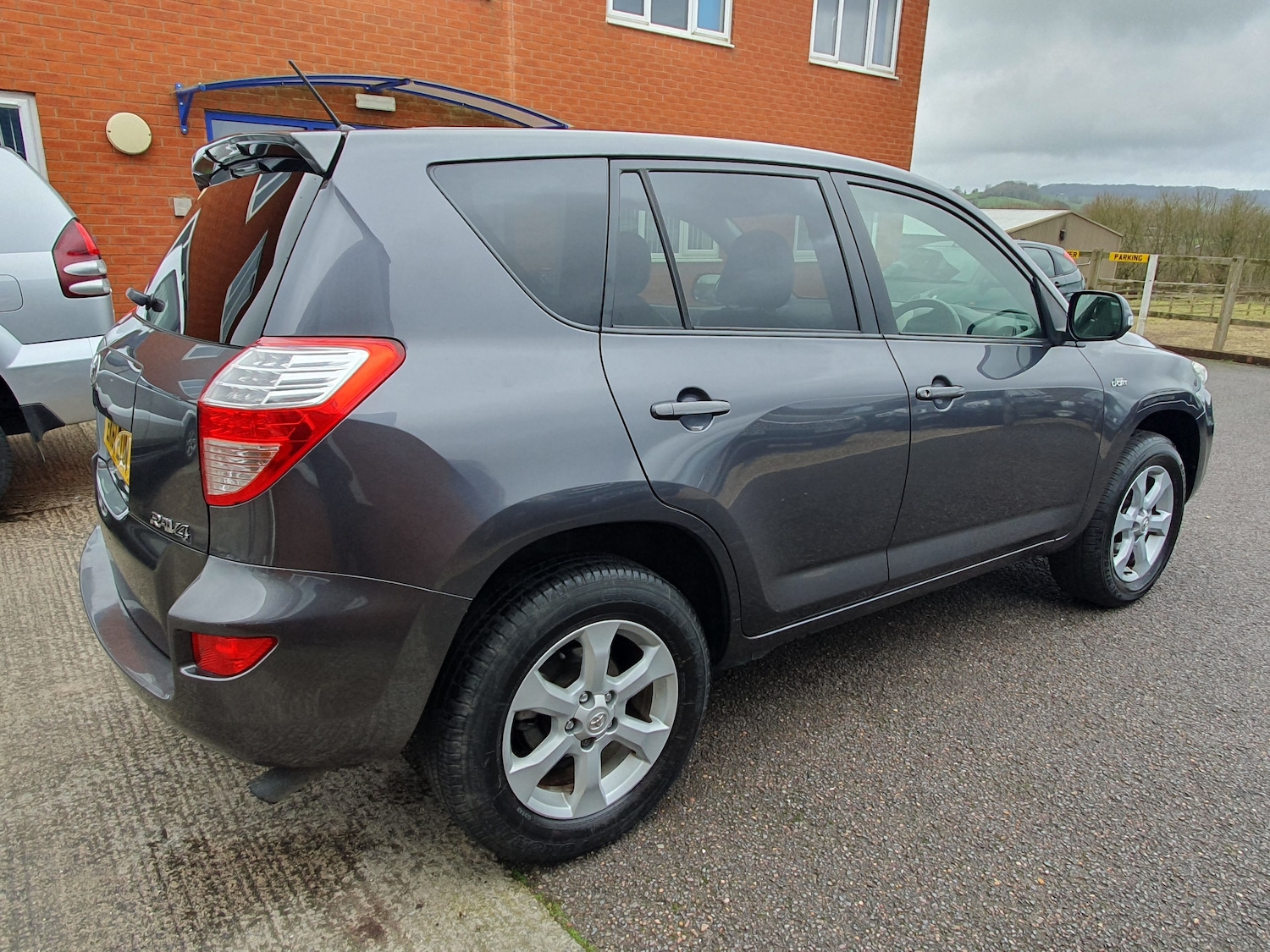 Used Toyota RAV4 2011 for sale - 77506105: Photo 4