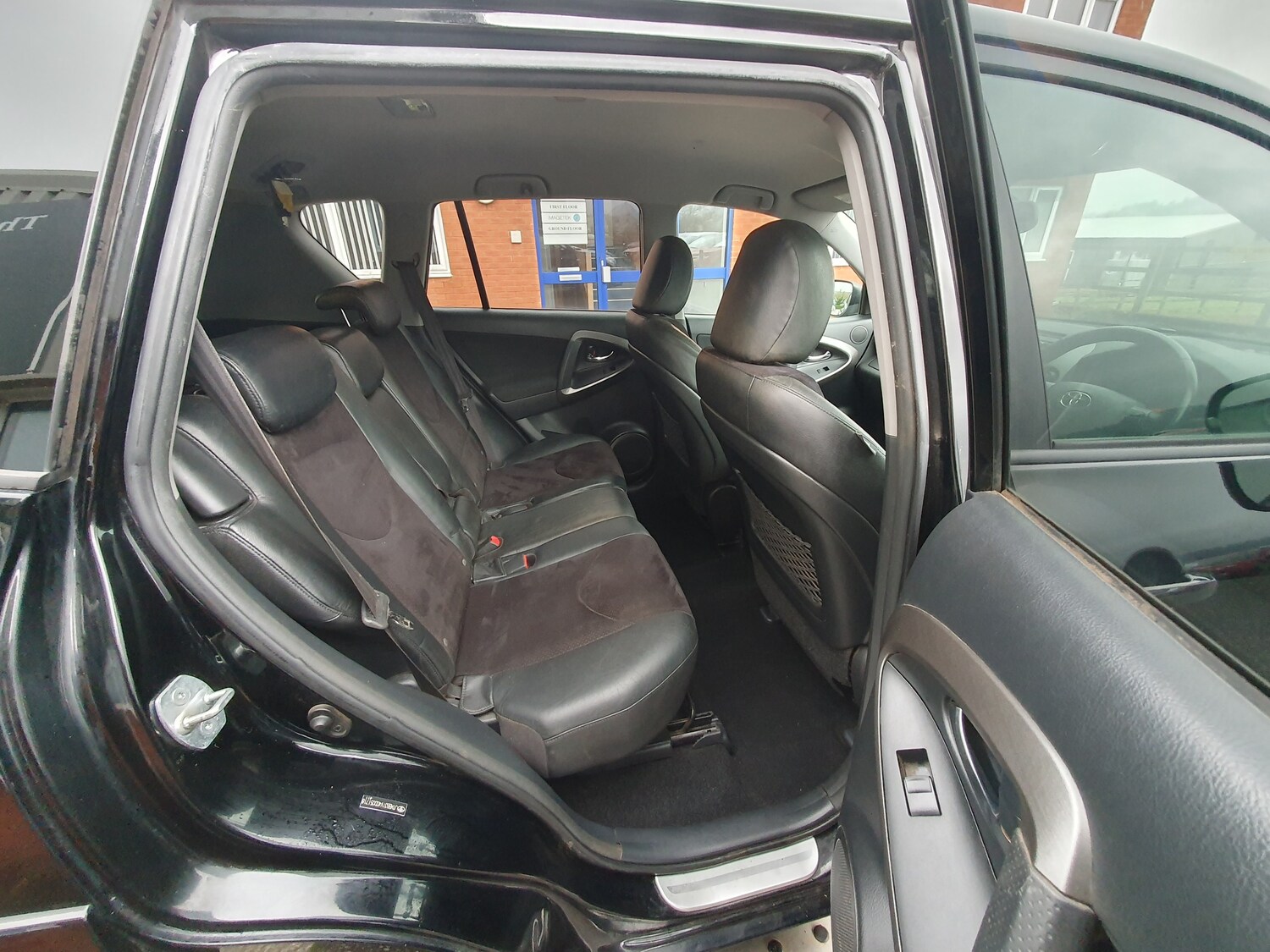 Used Toyota RAV4 2010 for sale - 77493790: Photo 29