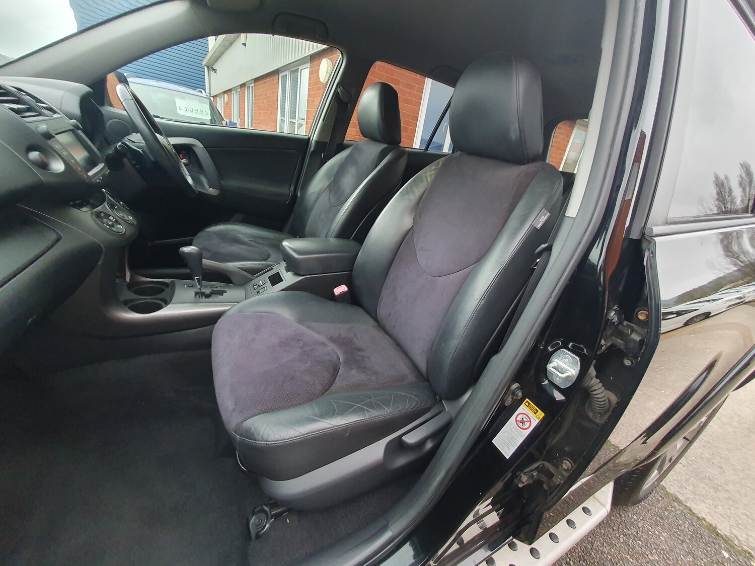 Used Toyota RAV4 2010 for sale - 77493790: Photo 40