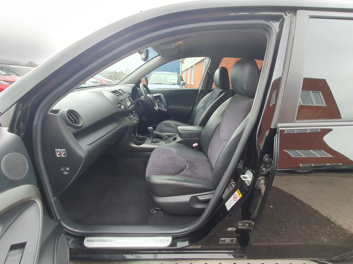 Used Toyota RAV4 2010 for sale - 77493790: Photo 41