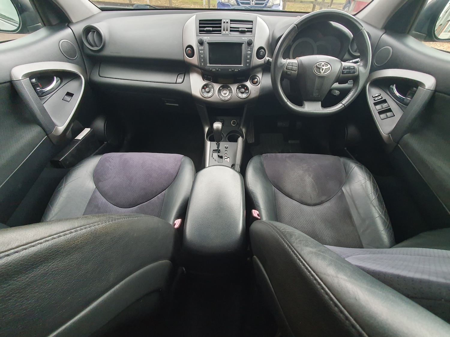 Used Toyota RAV4 2010 for sale - 77493790: Photo 42