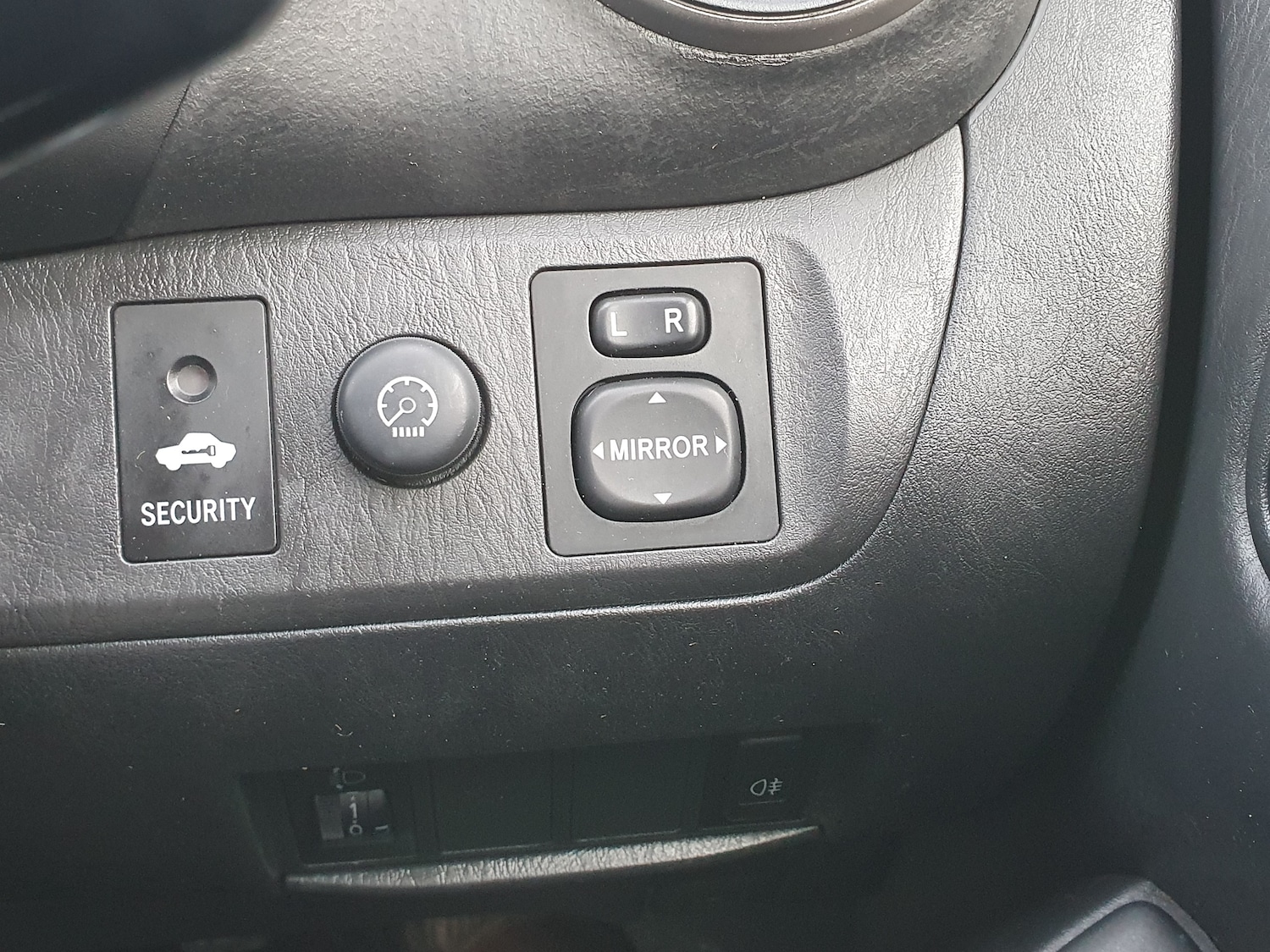 Used Toyota RAV4 2004 for sale - 76480818: Photo 18