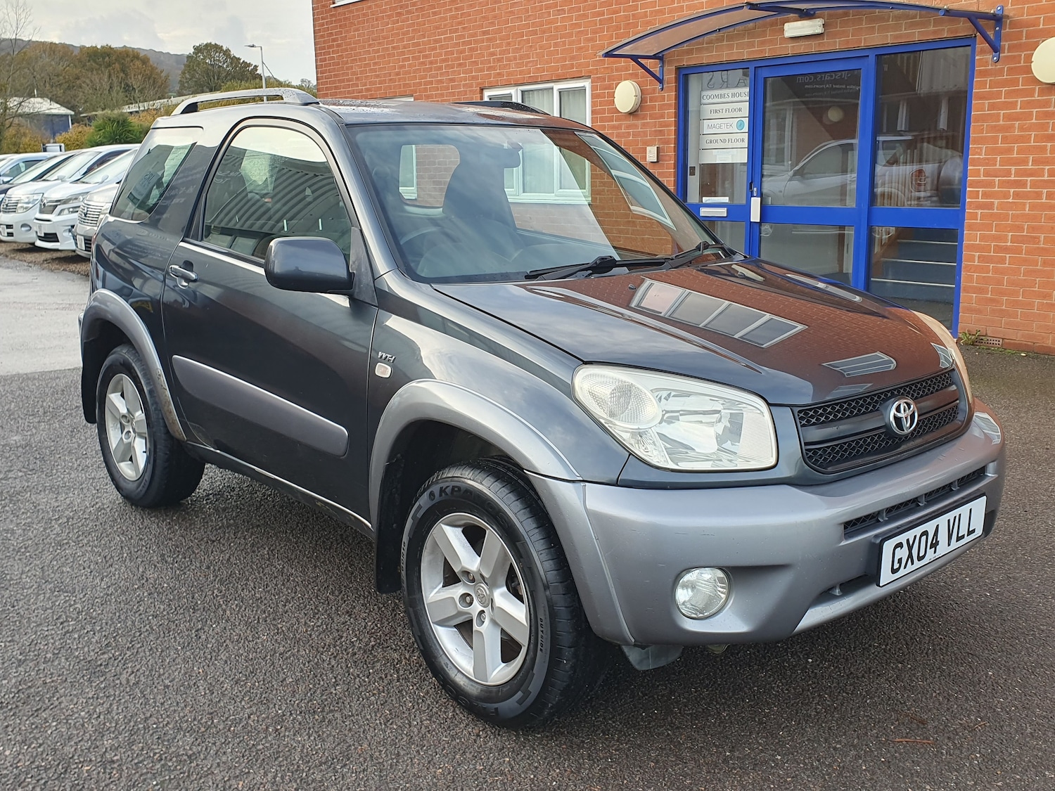 Used Toyota RAV4 2004 for sale - 76480818: Photo 2