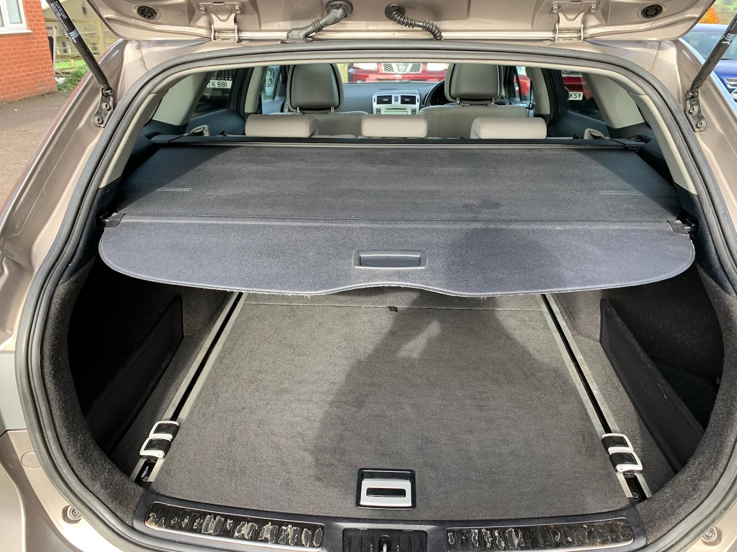 Used Toyota Avensis 2015 for sale - 76334676: Photo 20