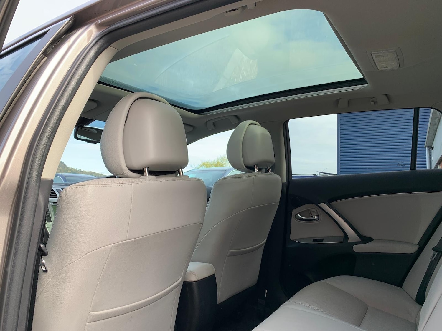 Used Toyota Avensis 2015 for sale - 76334676: Photo 22