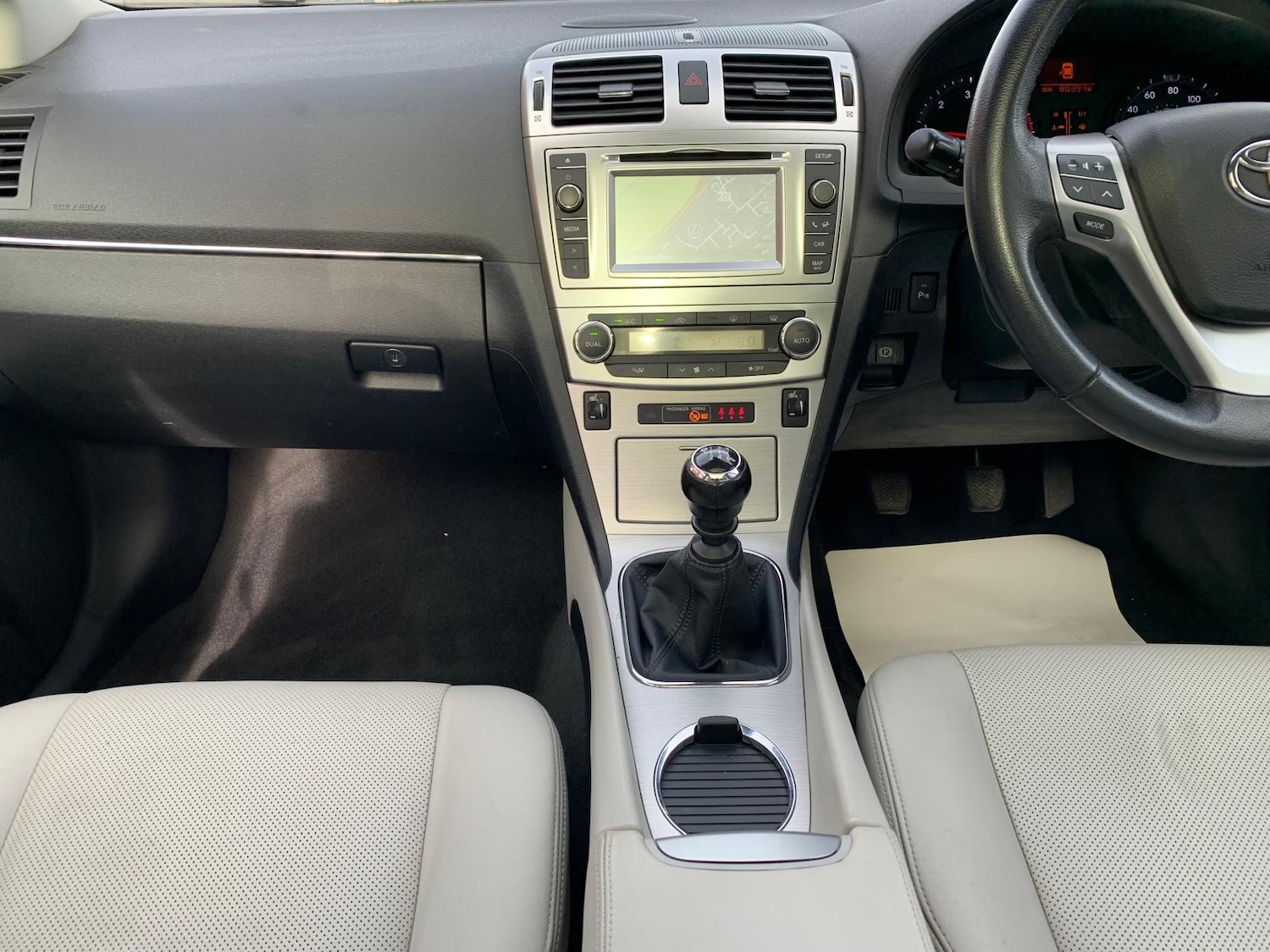 Used Toyota Avensis 2015 for sale - 76334676: Photo 23