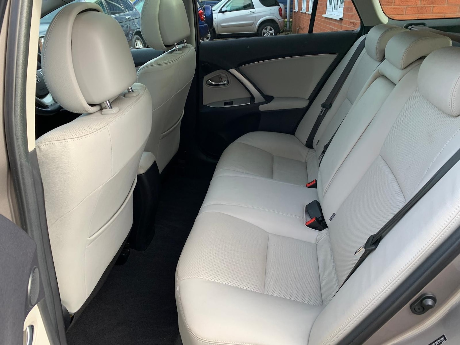 Used Toyota Avensis 2015 for sale - 76334676: Photo 24