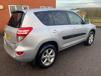 Used Toyota RAV4 2011 for sale - 76949797: Photo