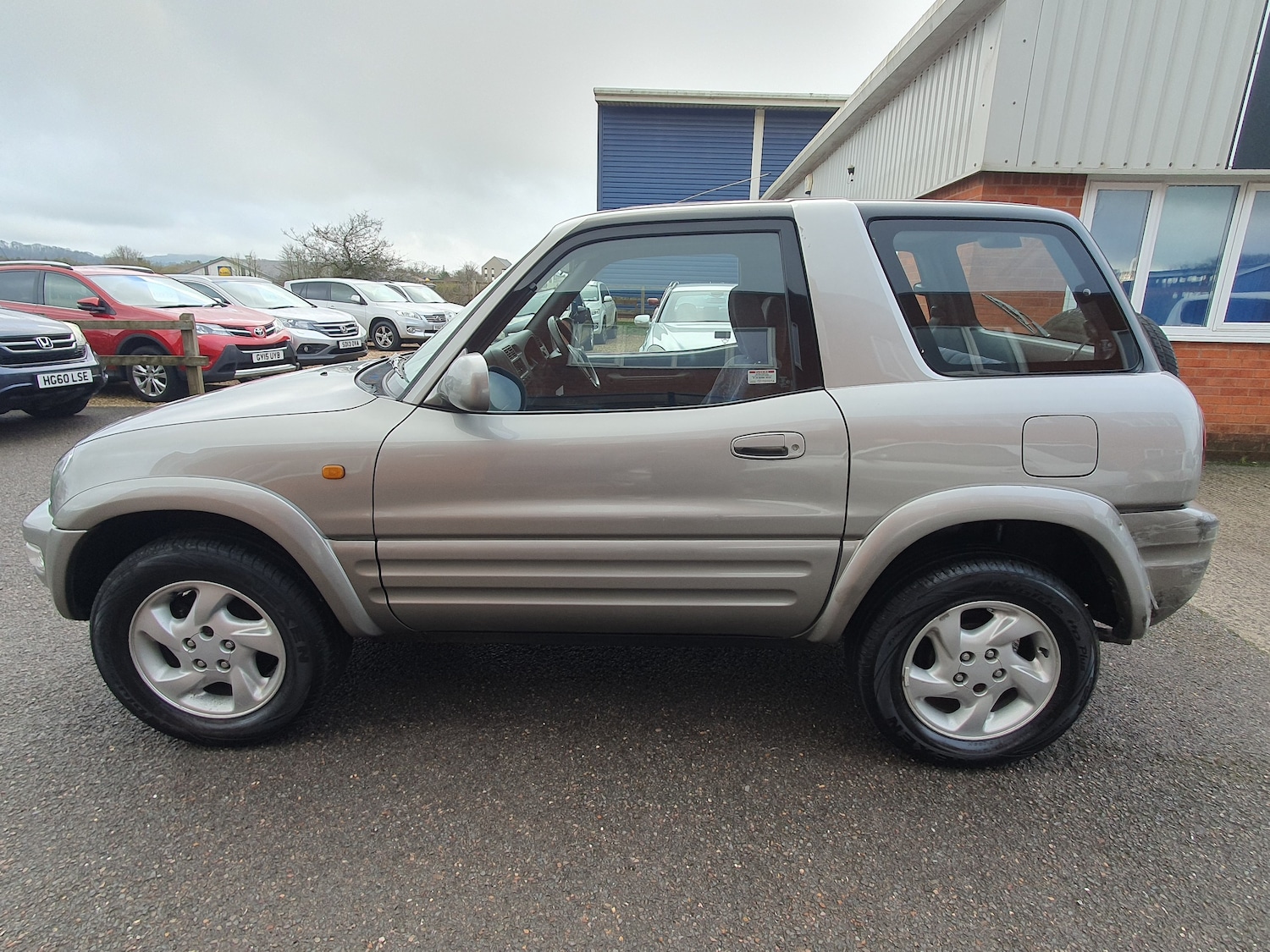 Used Toyota RAV4 1999 for sale - 77287347: Photo 5