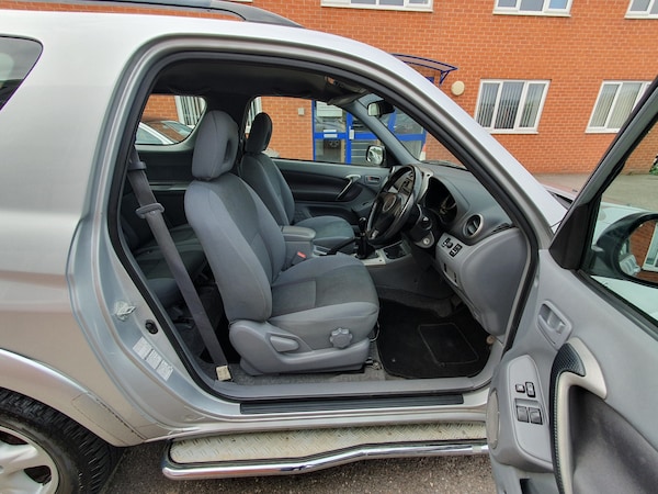 Used Toyota RAV4 2003 for sale - 76305315: Photo 26