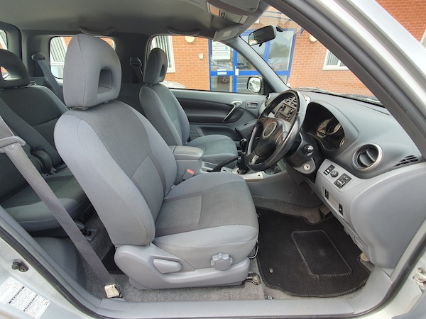 Used Toyota RAV4 2003 for sale - 76305315: Photo 27