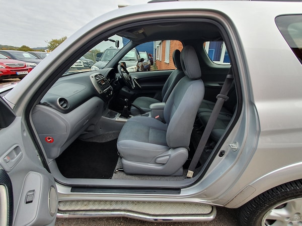 Used Toyota RAV4 2003 for sale - 76305315: Photo 29