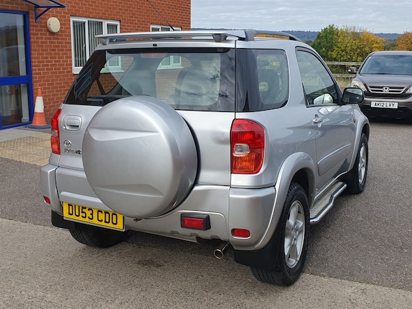 Used Toyota RAV4 2003 for sale - 76305315: Photo 2