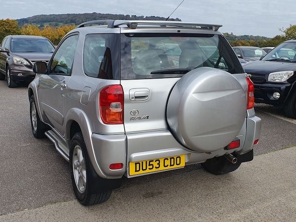 Used Toyota RAV4 2003 for sale - 76305315: Photo 4