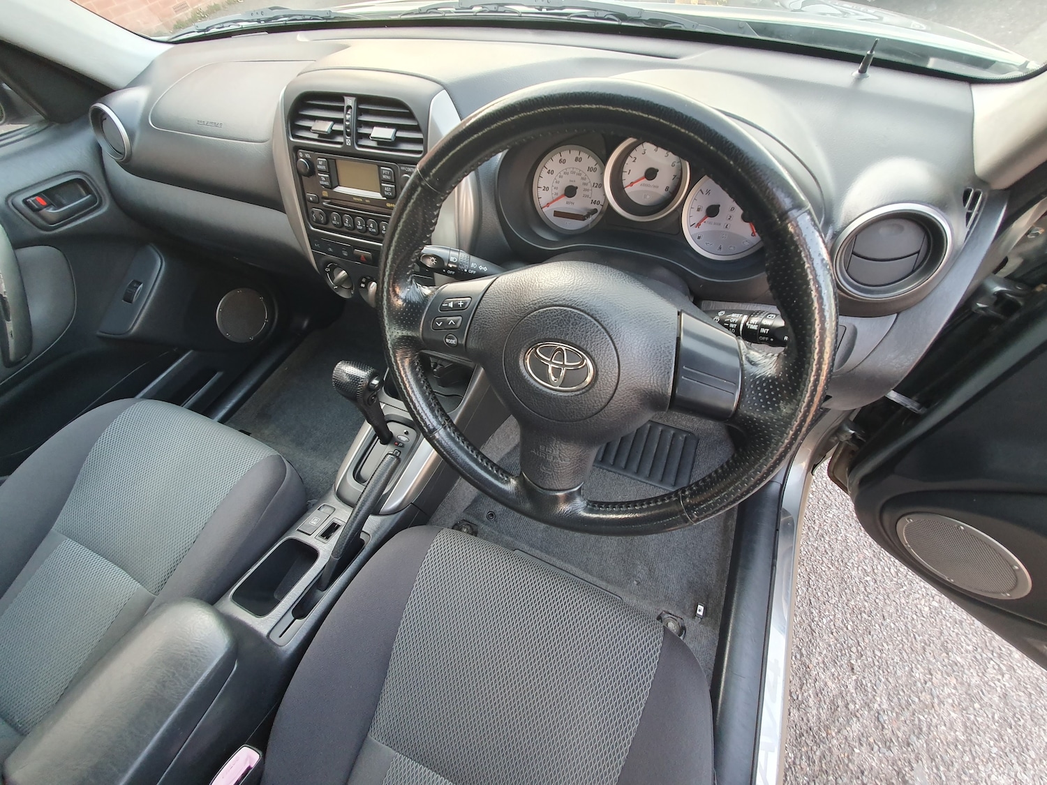 Used Toyota RAV4 2004 for sale - 78163017: Photo 26